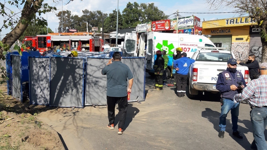 Cuatro jóvenes muertos por el choque de un auto contra un árbol