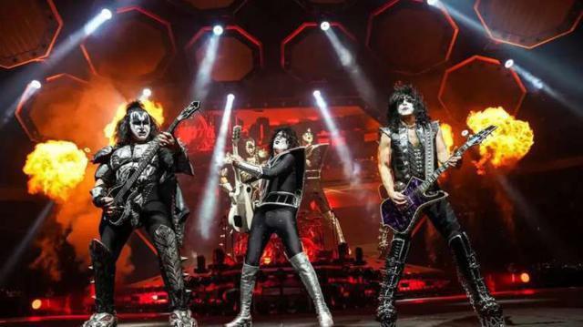 Con un show vibrante, Kiss se despidió del público argentino