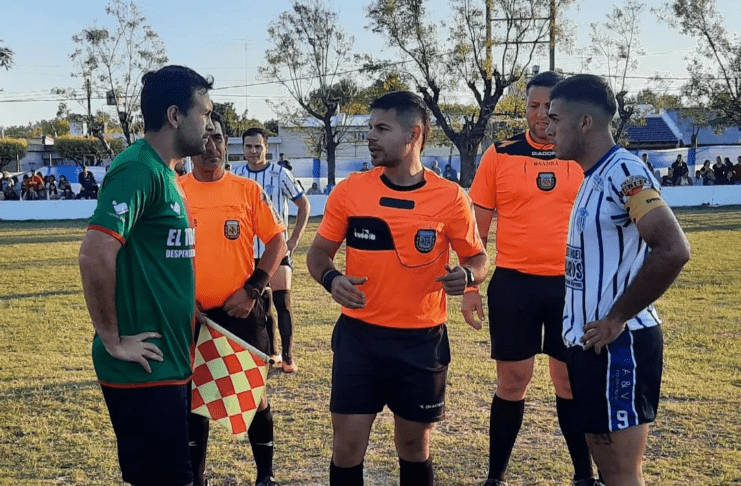 Apertura para Primera B: Defensores Unidos ganó en Castro con triplete de Álan Franco y quedó solo en la punta