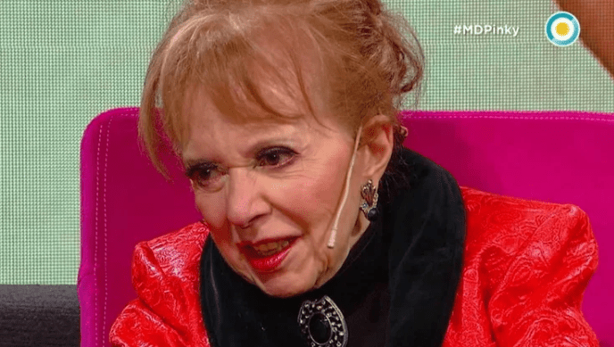 Pinky vive un verdadero calvario: postrada y a punto de perder todo su patrimonio