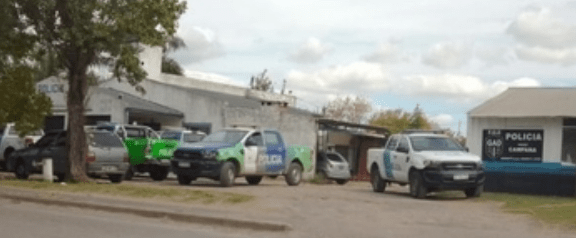 Prefectura allanó sedes policiales en la ciudad de Campana.