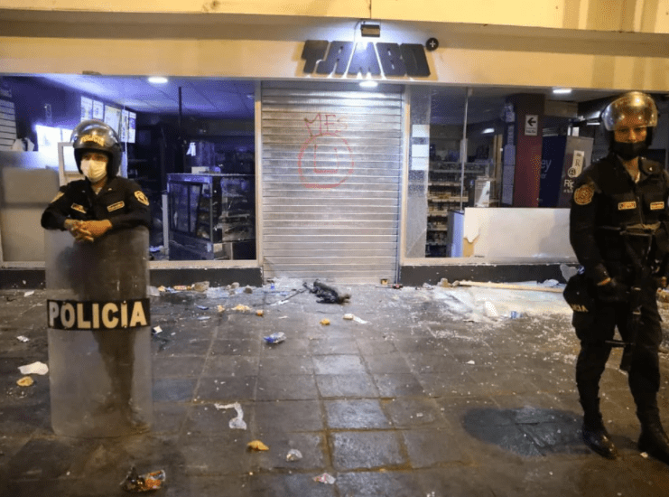 Marcha contra Pedro Castillo: se registraron saqueos y destrozos en el centro histórico de Lima