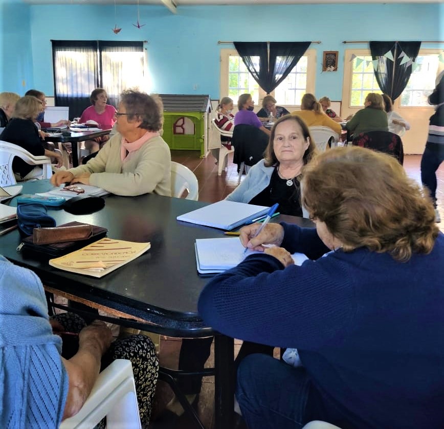 Con 30 personas, se dio la segunda clase del taller de entrenamiento para la memoria