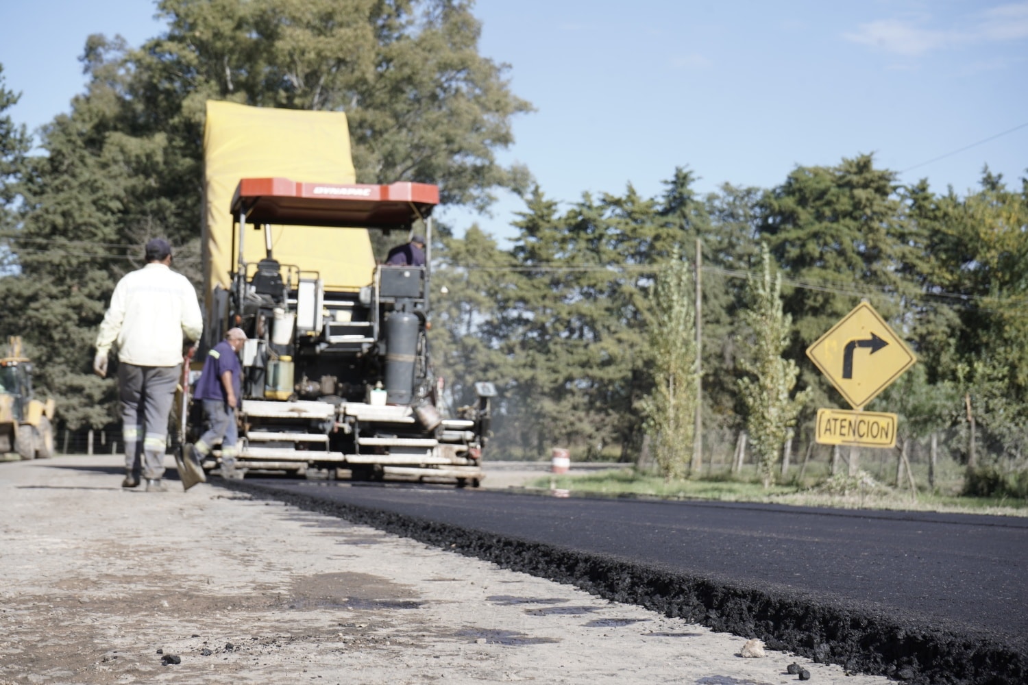 Obras que transforman: comenzó la pavimentación del acceso a Alsina