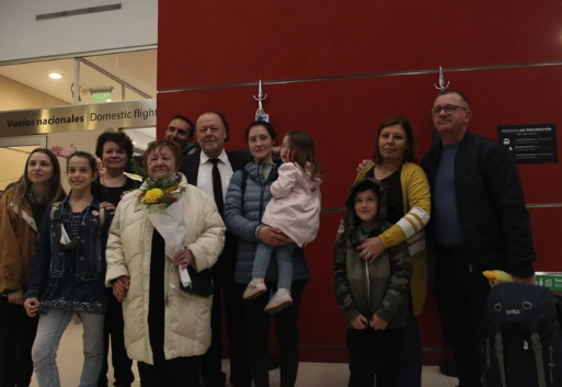 Llegaron los primeros refugiados ucranianos a la Argentina: quiénes son, cómo los recibieron y qué será de sus vidas