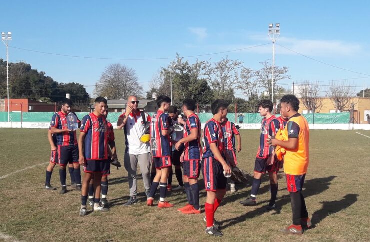 El Apertura para Primera A, al rojo vivo: Mitre perdió en Baradero con Rivadavia y le dejó la punta a Paraná