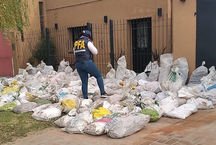 Ruta del cobre: Secuestraron más de 7 toneladas de metal, dólares y vehículos