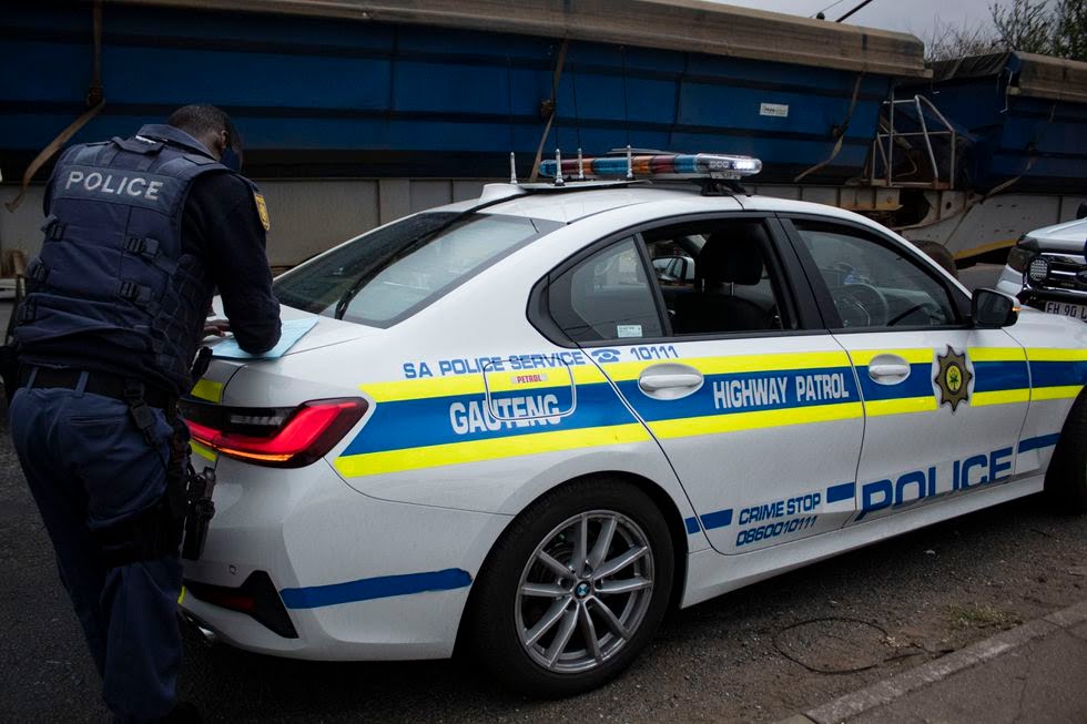 La policía sudafricana investiga la muerte de al menos 22 personas en una discoteca en el sur del país