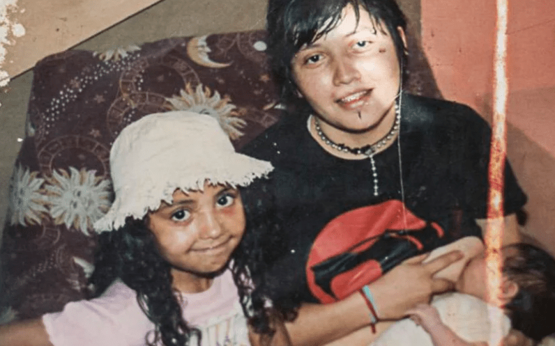 Las gestó, las amamantó y un día pudo contarles la verdad: “No soy mamá, soy papá”