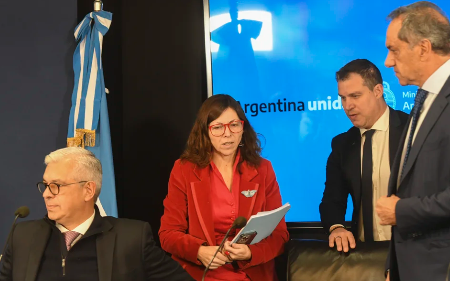 Silvina Batakis descartó una devaluación, prometió equilibrio fiscal y dijo que cumplirá con las metas del FMI