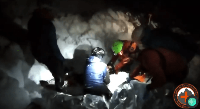 Bariloche: rescataron a un niño que había quedado atrapado bajo dos metros de nieve