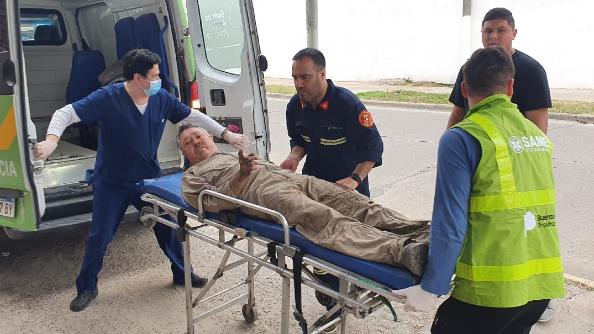 Cayó un avión hidrante que apagaba el fuego en las islas