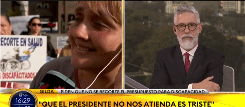 Trabajadores y padres de chicos con discapacidad reclamaron por la falta de pagos para los tratamientos