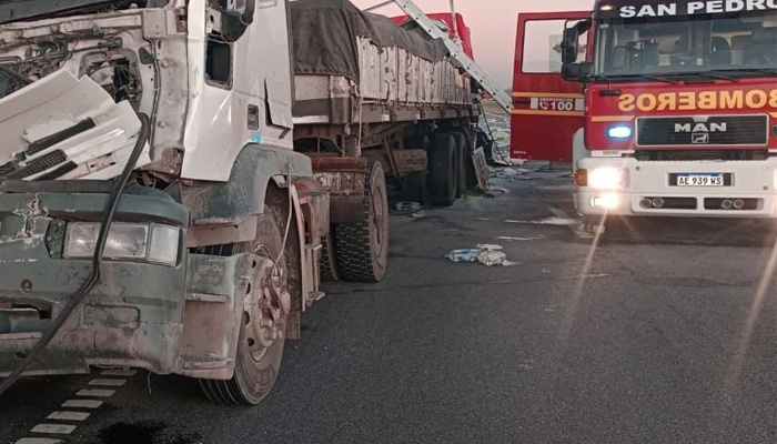 Murió un chofer tras un choque en cadena que involucró a tres camiones en Ruta 9