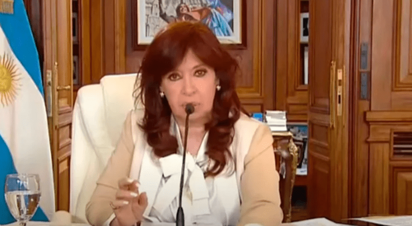 Cristina Kirchner respondió al pedido de condena en su contra con fuertes acusaciones a los fiscales y a la oposición