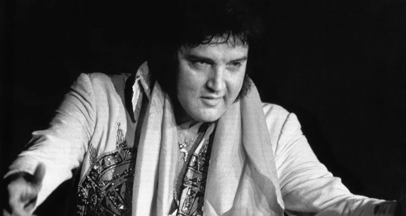 Elvis Presley, a 45 años de su muerte: soledad, comida en exceso, barbitúricos y un cuerpo destrozado