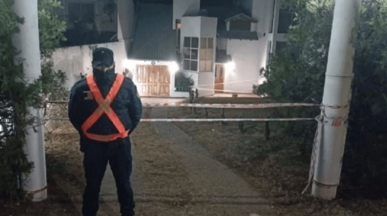 Una jubilada mató a tiros a un delincuente que golpeó a su esposo y entró a su casa para robarle