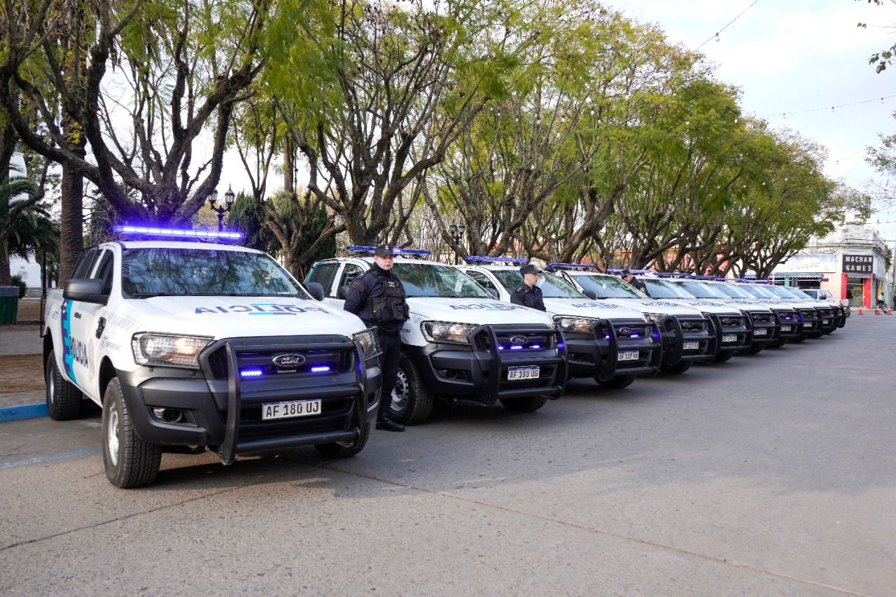Se fortalece la seguridad en Baradero: llegaron los diez nuevos patrulleros 0 kilómetro a la ciudad