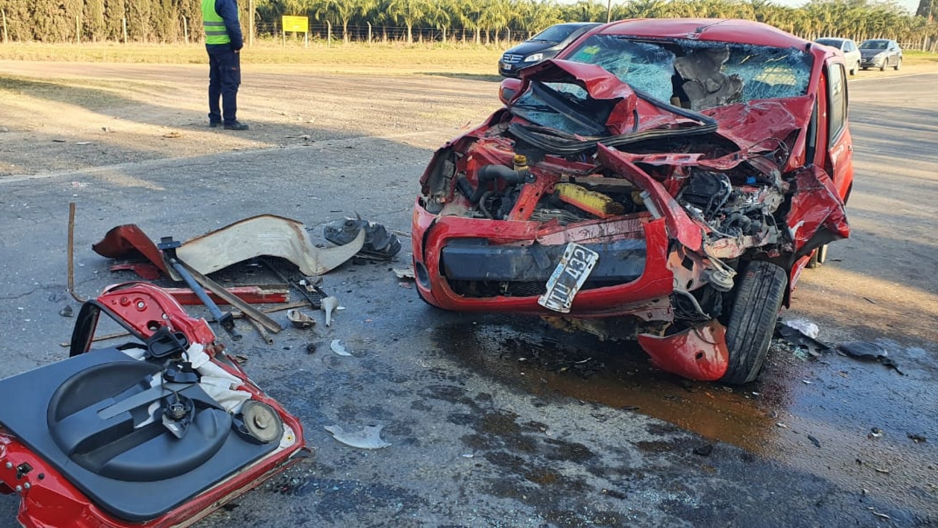 Una persona herida en choque frontal sobre la ruta 1001