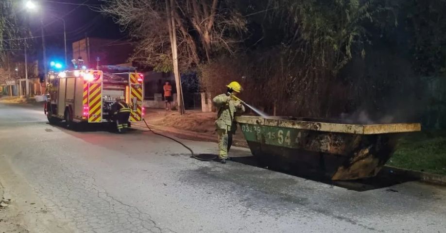 Incendio en un volquete