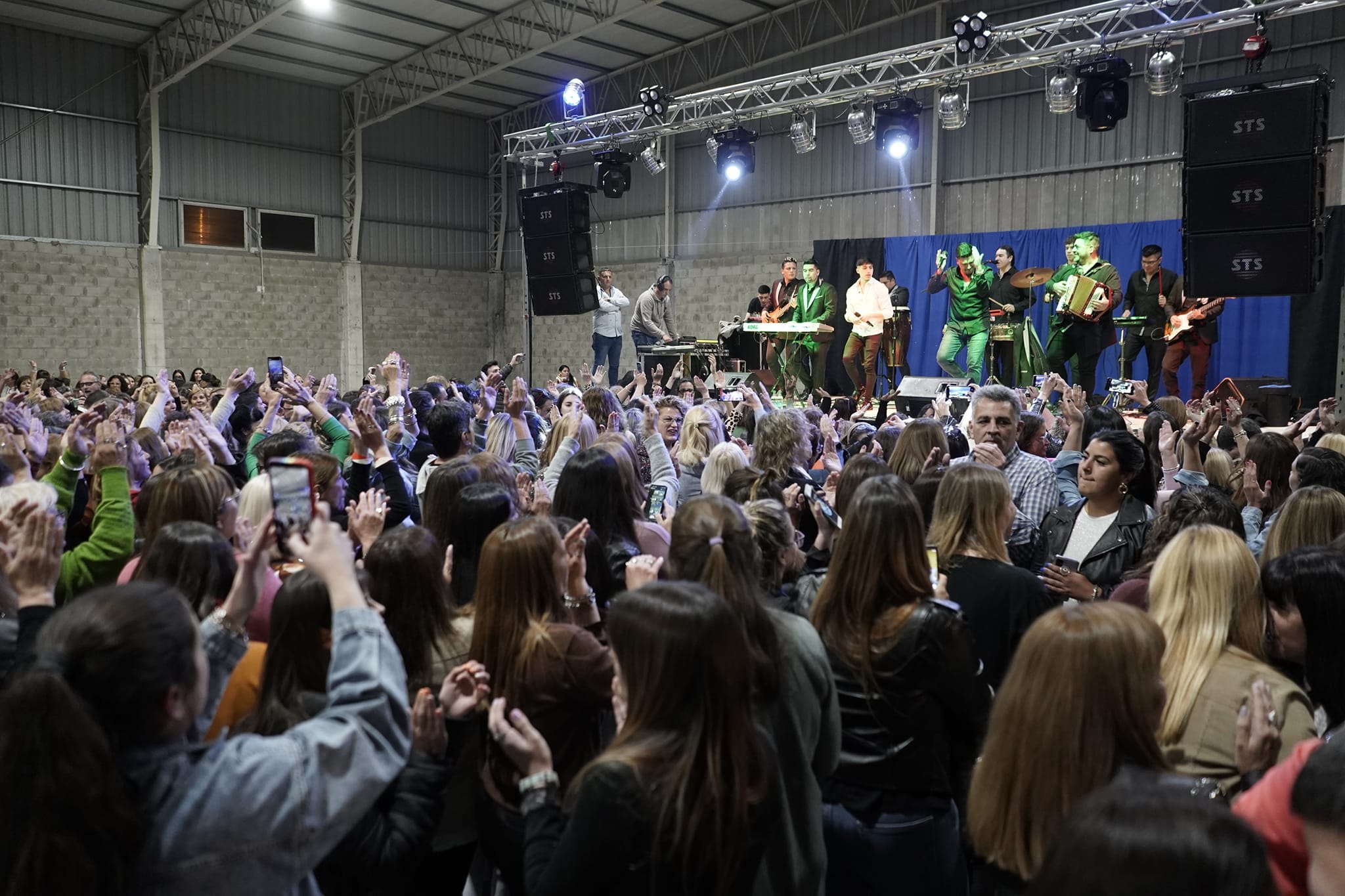 La comunidad educativa de Baradero vivió una noche de reconocimientos