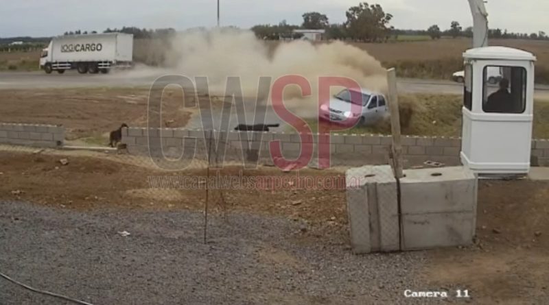 [Video] Así fue el despiste y vuelco en la Ruta 1001
