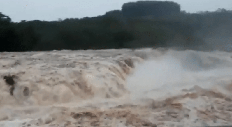 Impactantes imágenes de la crecida de los ríos Iguazú y Uruguay que obligó al cierre del área Cataratas