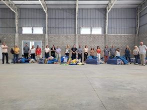 Esteban Sanzio: «Realizamos la entrega de 18 kits de materiales deportivos a 14 escuelas secundarias de Baradero.»