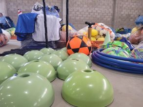 Se realizó entrega de materiales deportivos a escuelas secundarias de Baradero