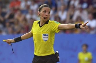 Mundial Qatar 2022: habrá seis mujeres árbitras por primera vez en una Copa del Mundo