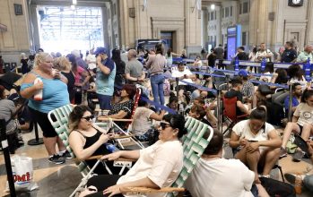 A $1000: largas filas para esperar la venta de pasajes en tren a Mar del Plata y Pinamar