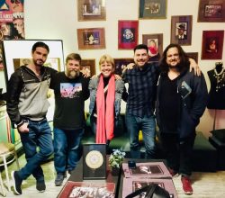 Jarra de Porcelana, la obra teatral basada en la novela Rotxs de Pelcha Beyer