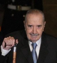 Hoy se cumplen treinta y nueve años del retorno a la democracia luego de la dictadura más perniciosa y sangrienta que ha conocido la historia de nuestro país.