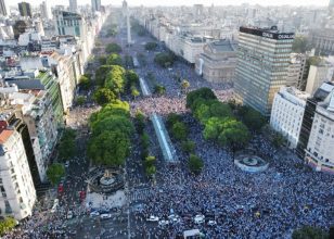 El Gobierno decretará mañana feriado nacional para recibir a la selección argentina
