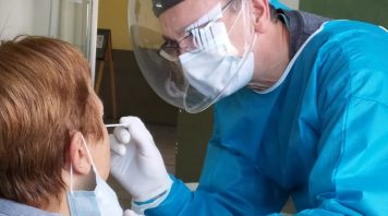 Fuerte suba de los contagios de Covid: 130% en la última semana
