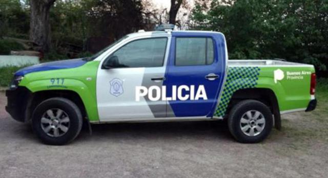 Un motociclista chocó contra la pared de una casa