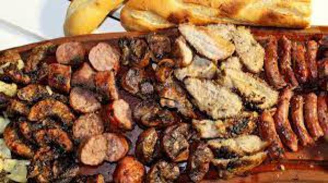 Dos hombres murieron tras comer un asado con achuras en mal estado en Berazategui