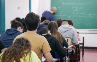 Solo 1 de cada 4 argentinos tiene título terciario o universitario: cómo se ubica el país a nivel mundial