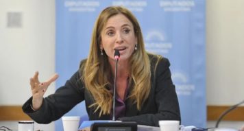 El Gobierno dio de baja a otros 100 mil beneficiarios de planes sociales y cuestionó a los piqueteros que esta tarde acamparán en el centro