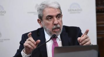 Aníbal Fernández estimó que habilitarán a CABA a comprar las Taser, pero el trámite depende del Ministerio de Justicia