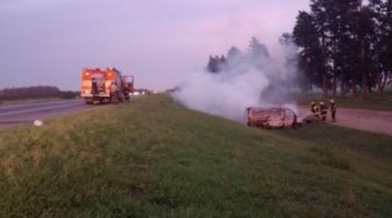 Una camioneta se incendió en la Ruta 9