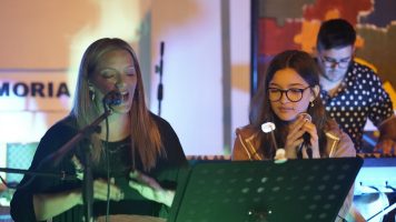 «Ellas cantan por ellas» y Búho Carmesí ??