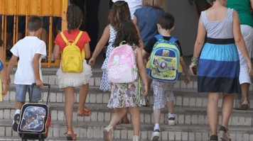 Ola de calor: en Santa Fe, escuelas piden a los papás que manden a sus chicos en malla y ojotas