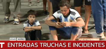 El desconsuelo de los nenes que tenían entradas truchas y no pudieron ver a la Selección: “Esa carita”