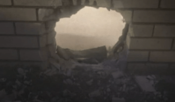 Dos presos usaron un cepillo de dientes modificado para hacer un túnel, aprovechando una falla estructural de la prisión y lograron escapar.