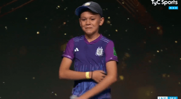 Quién es José Andrada, el nene que hizo emocionar a todos en el homenaje de la Conmebol a la Selección: las lágrimas de Scaloni y Enzo Fernández