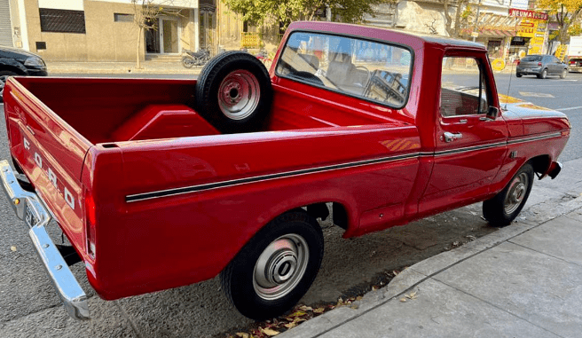 Robaron una camioneta estacionada en la vía pública de calle German Frers