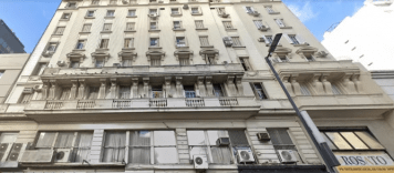 Insólito: llamaron a la Policía porque los asaltaron y los oficiales les robaron $4 millones