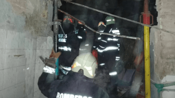 Derrumbe en una casa de Floresta: murieron una nena de 12 años y un hombre de 35