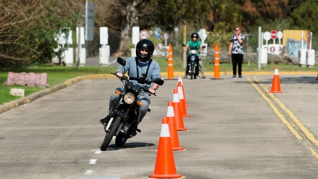 Las pruebas de manejo en el circuito del Auto Club., quedan momentáneamente suspendidas por el clima